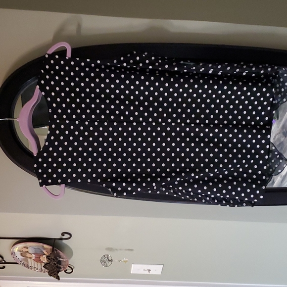 Ladies top - Picture 3 of 4